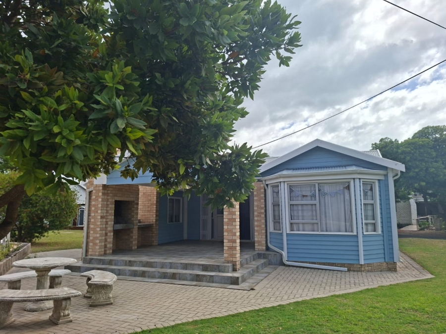 4 Bedroom Property for Sale in Hartenbos Central Western Cape